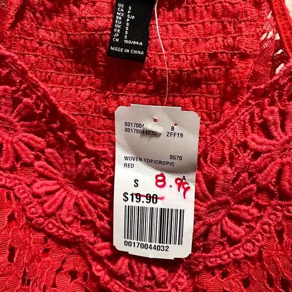 Forever 21 Lace Crop Top - Picture 3 of 3